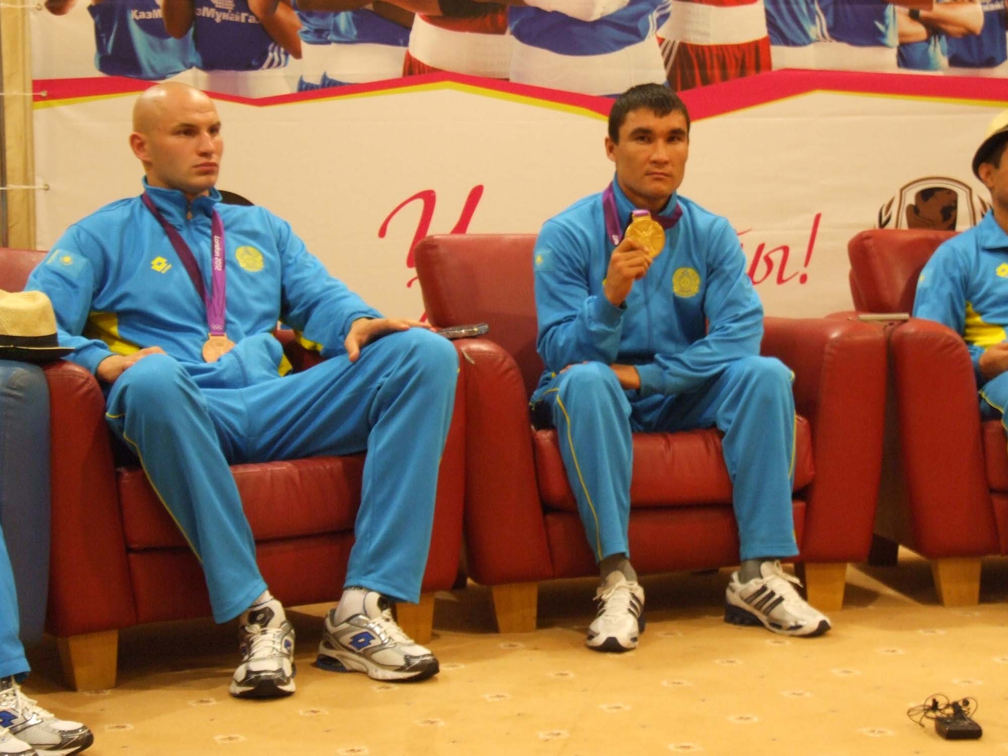 Серик Сапиев и его золотая олимпийская медаль